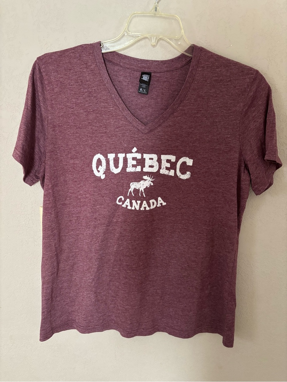 Québec Canada Women's V-Neck T-Shirt - Heather Burgundy